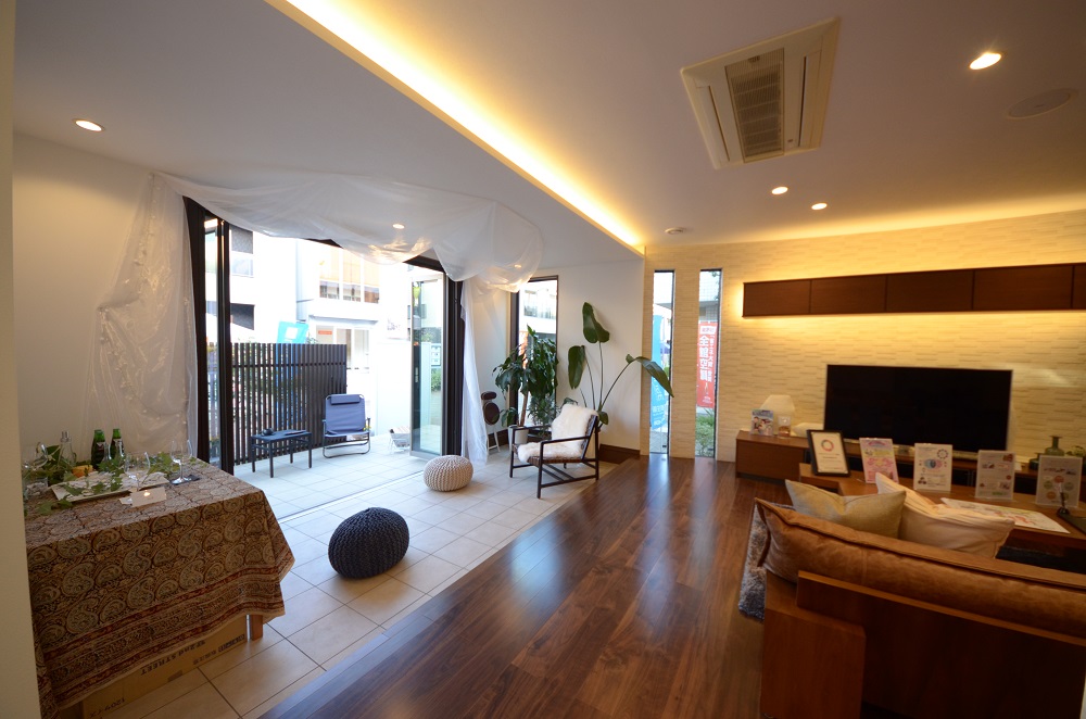 ひろびろリビングでくつろぐ