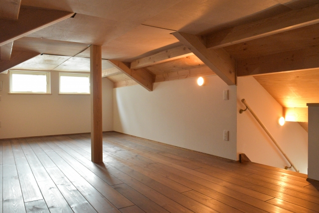 大容量の「小屋裏収納」