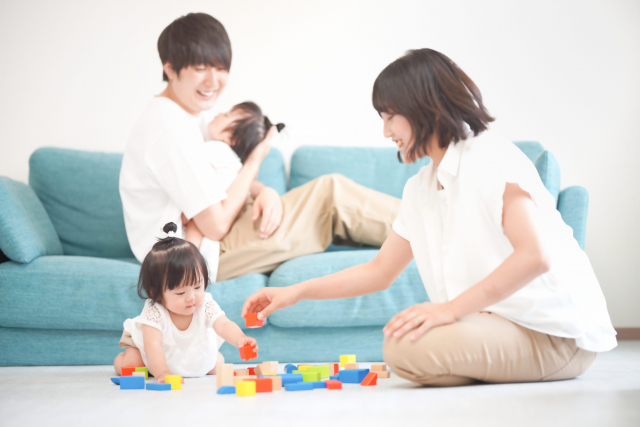 「壁」で静かに