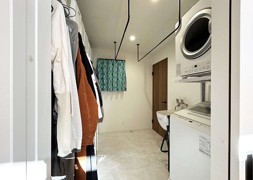 大家族でものびのびと!広さと遊び心を叶えた、2階リビングの住まい。