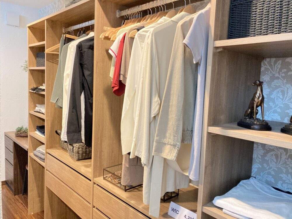 壁の向こう側は★