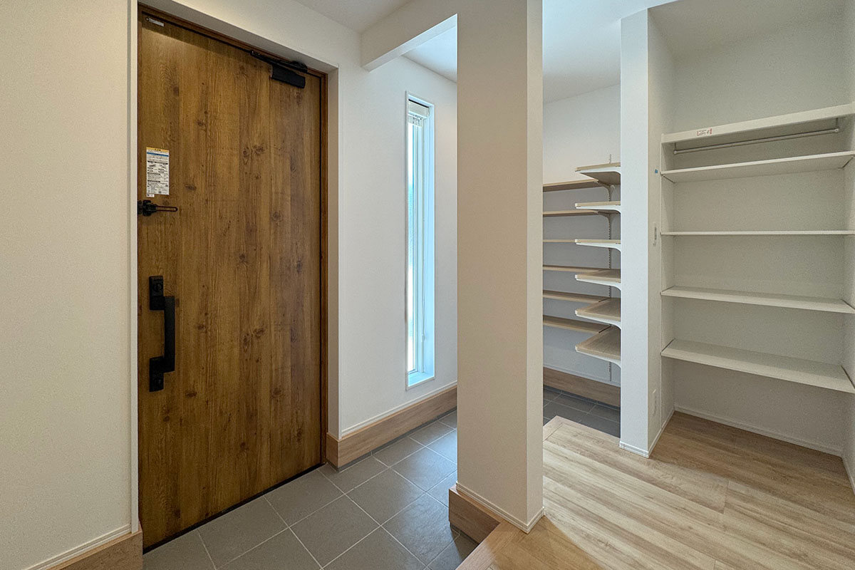 一つひとつにゆとりを持たせた空間と、回遊動線の暮らしやすい住まい