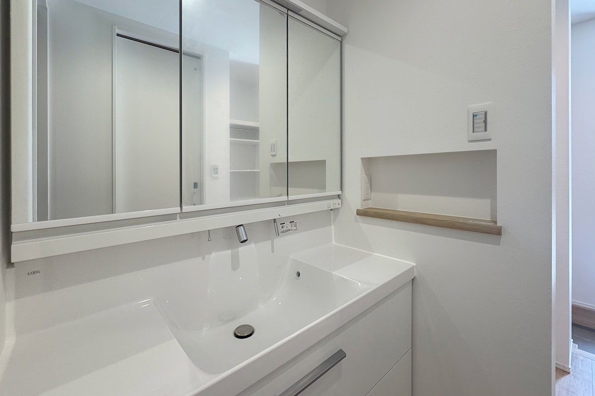 一つひとつにゆとりを持たせた空間と、回遊動線の暮らしやすい住まい