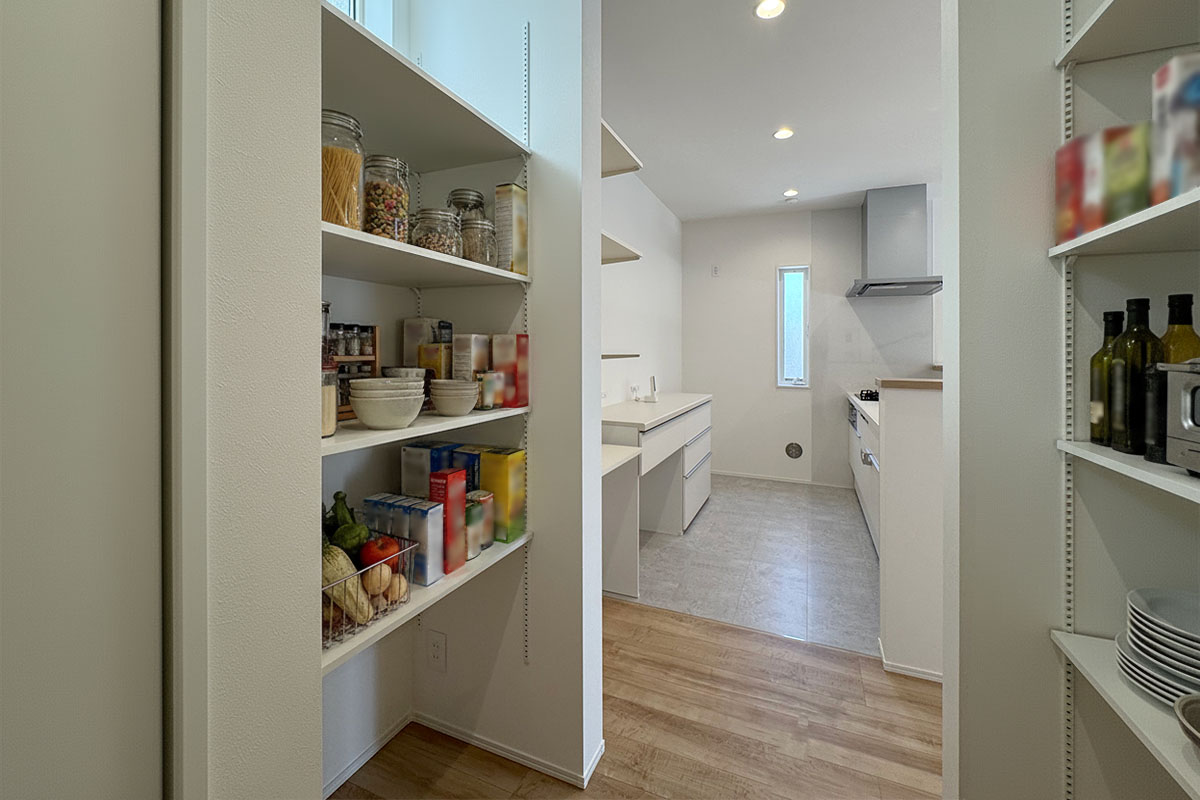 一つひとつにゆとりを持たせた空間と、回遊動線の暮らしやすい住まい