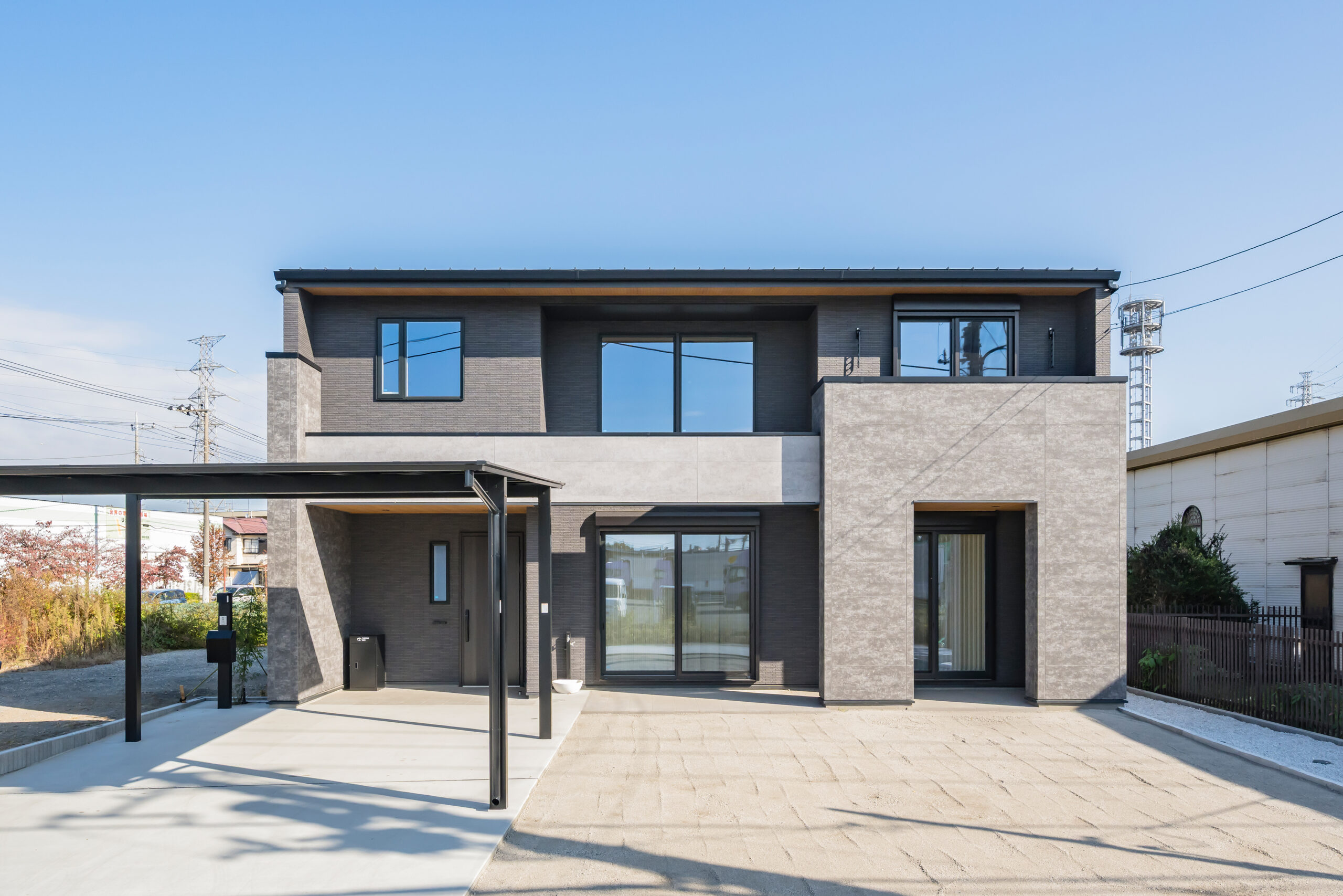 mitoHOUSEの施工事例「開放的な吹抜け&スタイリッシュな鉄骨階段が空間を彩る、ホテルライクな住まい」外観