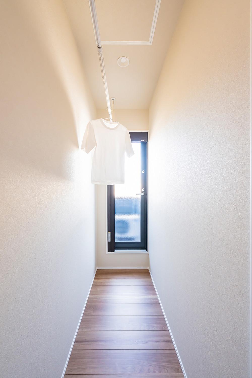 mitoHOUSE 美都住販｜お客様の声｜スムーズな動線で家事がラクに！洗練されたシンプルモダンな家