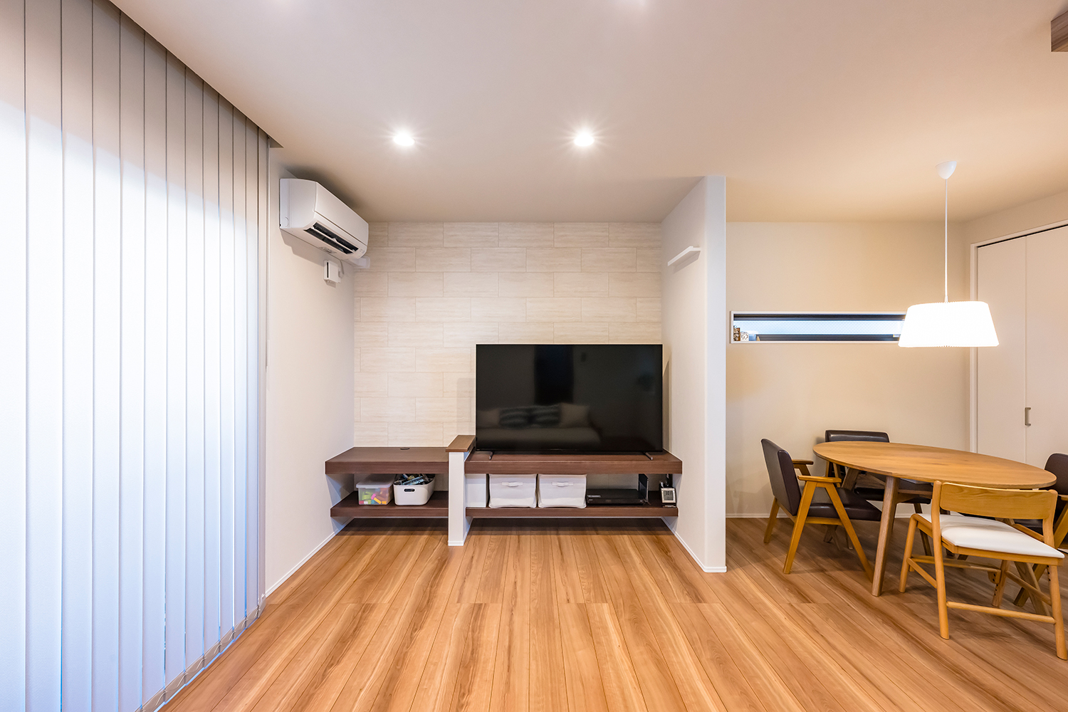 mitoHOUSE 美都住販｜お客様の声｜スムーズな動線で家事がラクに！洗練されたシンプルモダンな家
