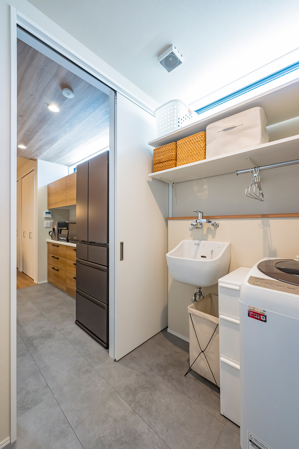 mitoHOUSE 美都住販｜お客様の声｜スムーズな動線で家事がラクに！洗練されたシンプルモダンな家
