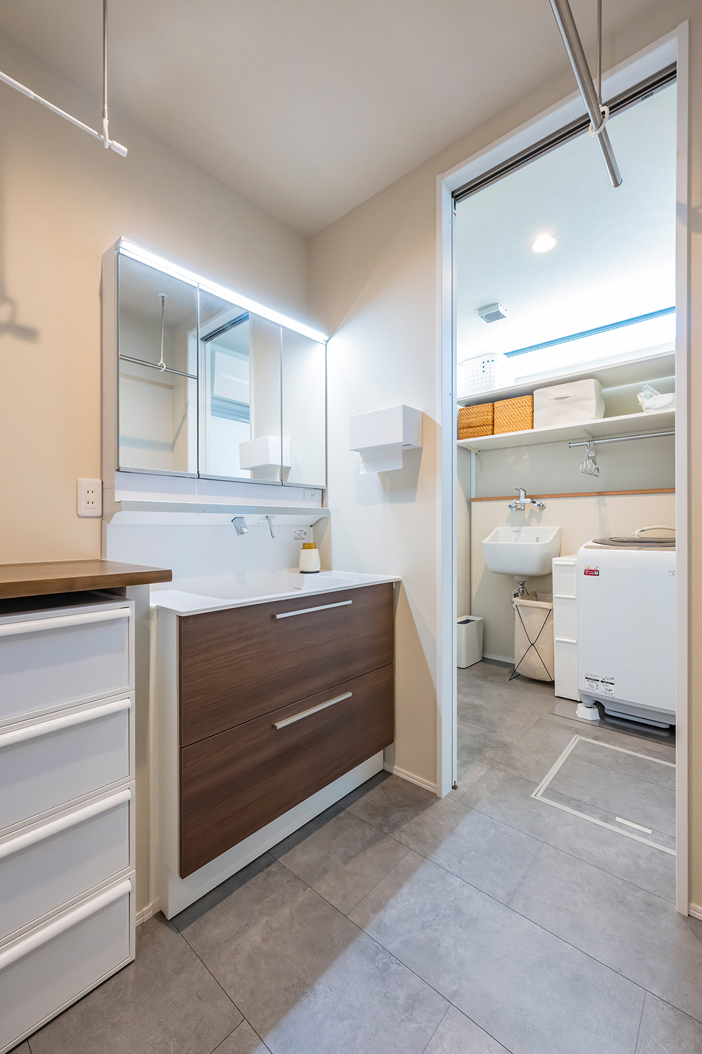 mitoHOUSE 美都住販｜お客様の声｜スムーズな動線で家事がラクに！洗練されたシンプルモダンな家