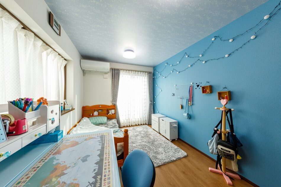 日当たりが良く、お子様の成長に合わせて使える明るい子ども部屋